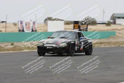 media/Jun-01-2025-CalClub SCCA (Sun) [[eae223c5dd]]/Group 5/Race (Front Straight)/